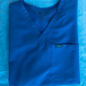 Ciel blue Figs one pocket top